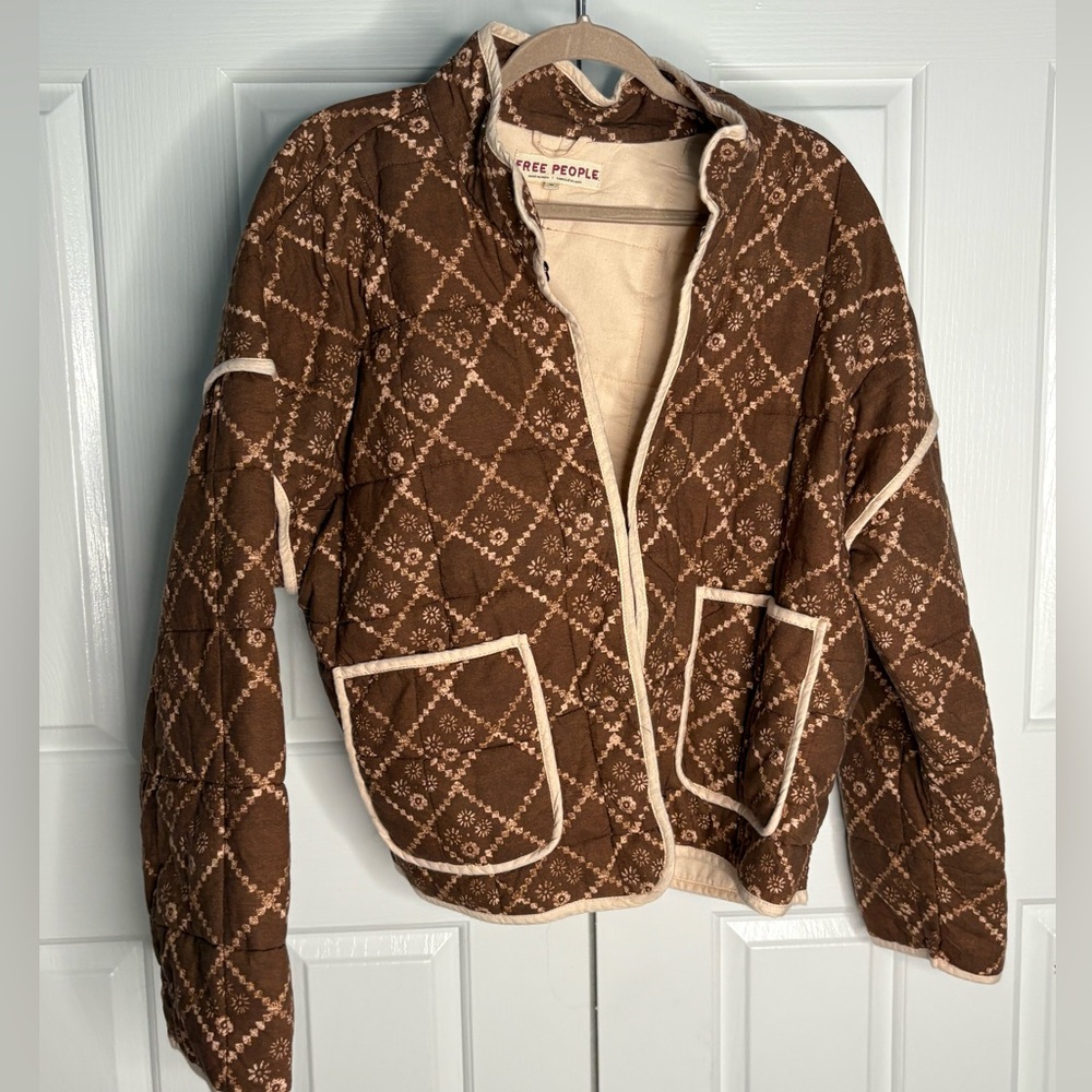 free people puffer jacket!🤎